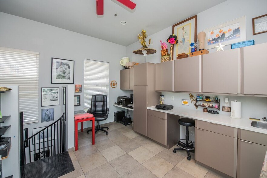 More Photos Of 1345 2nd St, Sarasota Office Residential For Sale
