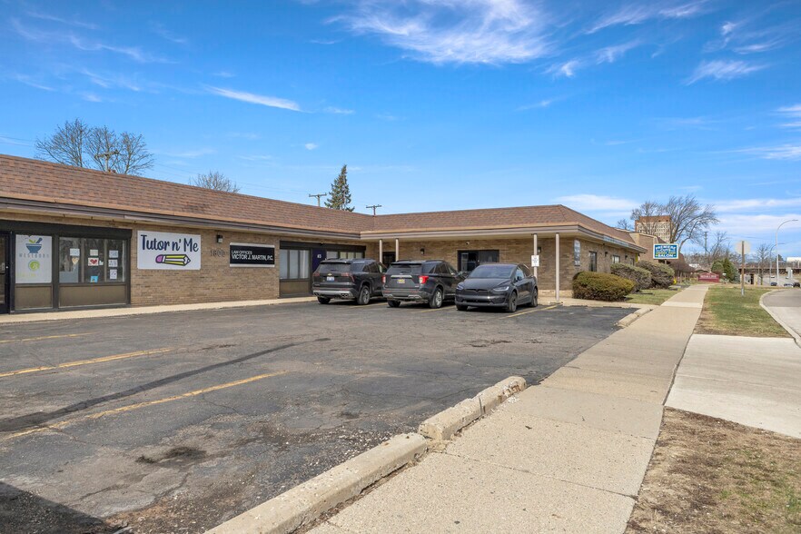 More Photos Of 1800 Grindley Park St, Dearborn Office For Lease