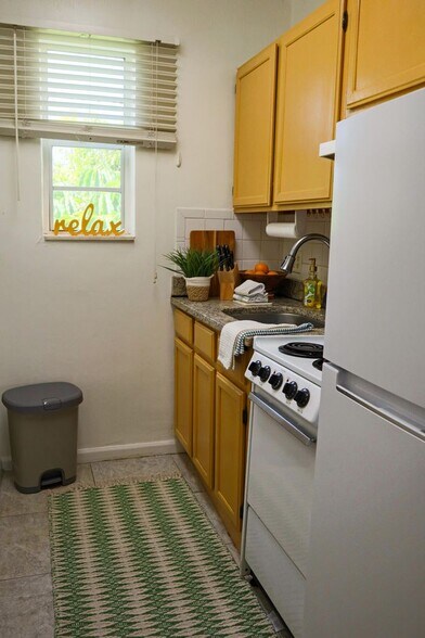 More Photos Of 172 N County Rd, Palm Beach Apartments For Sale