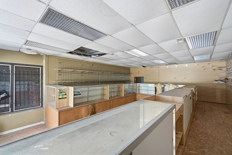 More Photos Of 7100 Morgan St, Chicago Storefront For Sale