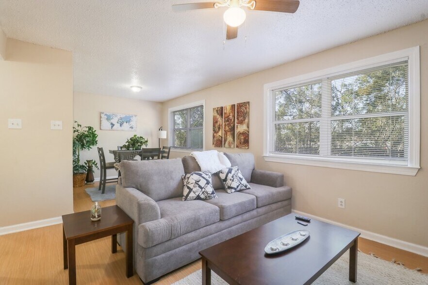 More Photos Of 1005 W Birch Dr, Gulfport Apartments For Sale