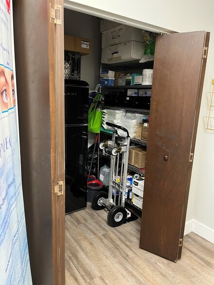 More Photos Of 1500 E Venice Ave, Venice Office For Sale
