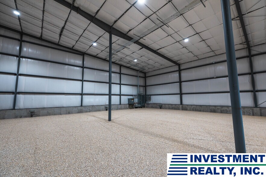 More Photos Of 405 Matlock Dr, Saint James Industrial For Lease