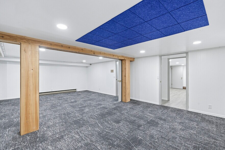 More Photos Of 12720 SW Pacific Hwy, Tigard General Retail For Sale