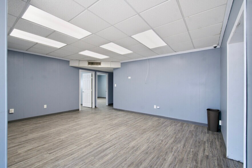 More Photos Of 300-305 S Grant Ave, Odessa Warehouse For Sale
