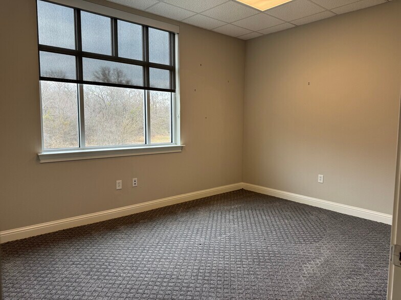 More Photos Of 3900 S Stonebridge Dr, McKinney Office For Lease