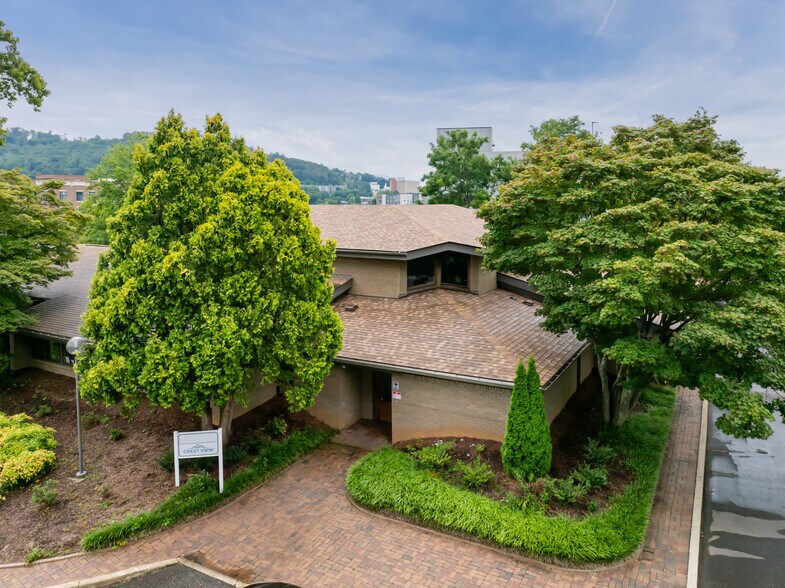 More Photos Of 90 Asheland Ave, Asheville Medical For Sale