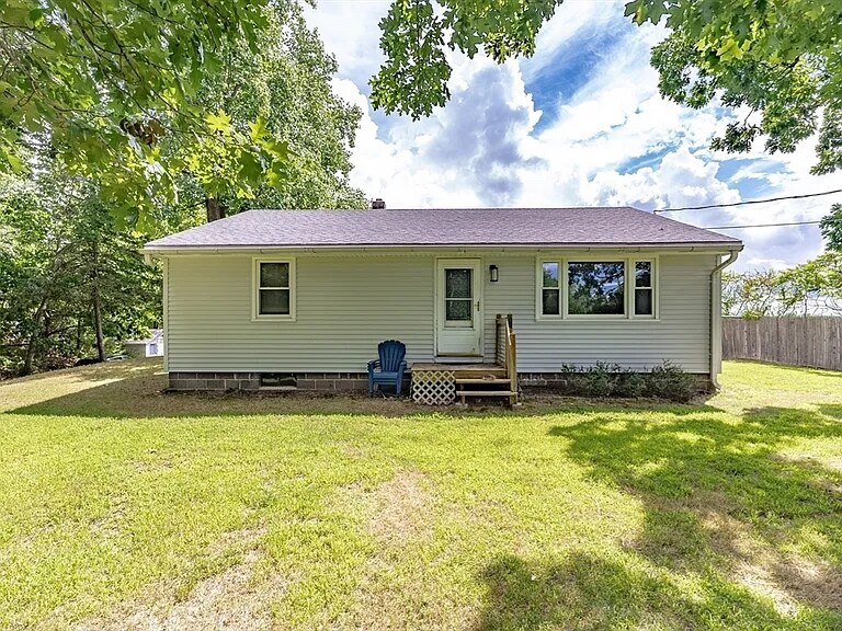 More Photos Of 95 Baskin Dr, Chicopee Office Residential For Sale