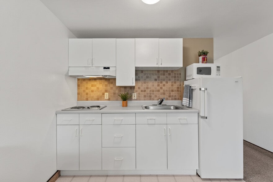 More Photos Of 8612 Washington 31 Hwy, Metaline Hotel For Sale