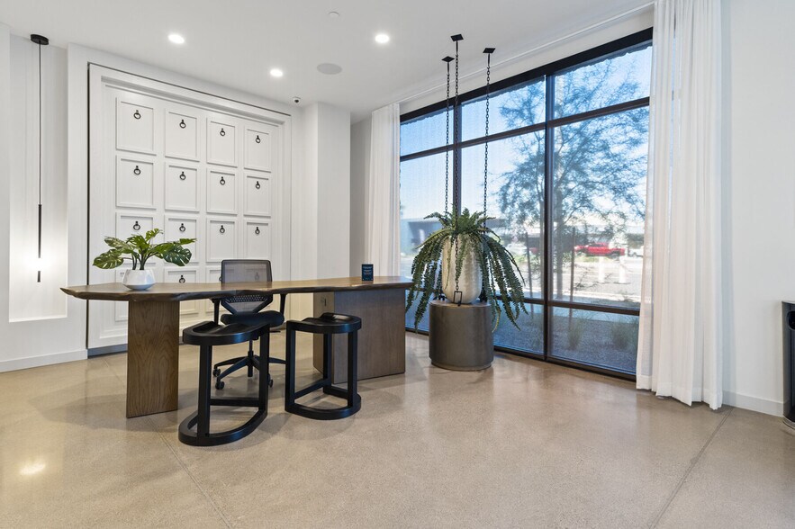 More Photos Of 2040-2060 N Scottsdale Rd, Scottsdale Apartments For Lease