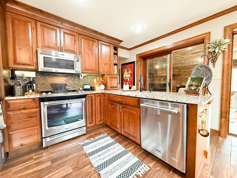 More Photos Of 212 N 3rd St, Salina Warehouse For Sale
