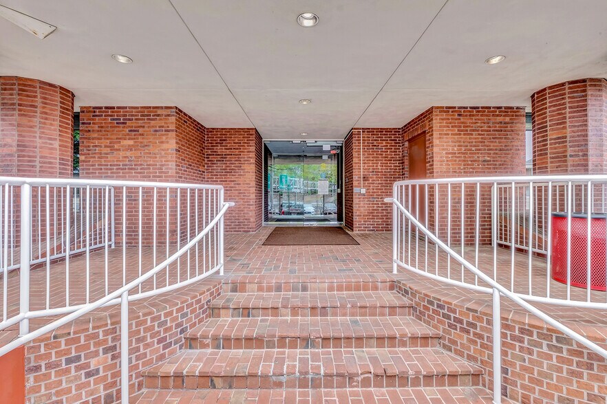 More Photos Of 1605 Chantilly Dr NE, Atlanta Medical For Lease