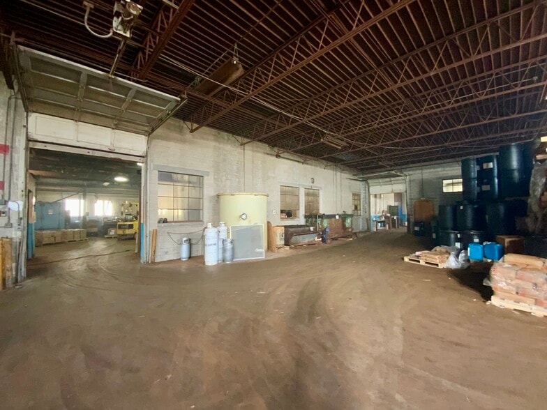 More Photos Of N57 W13520 Reichert Ave, Menomonee Falls Manufacturing For Sale