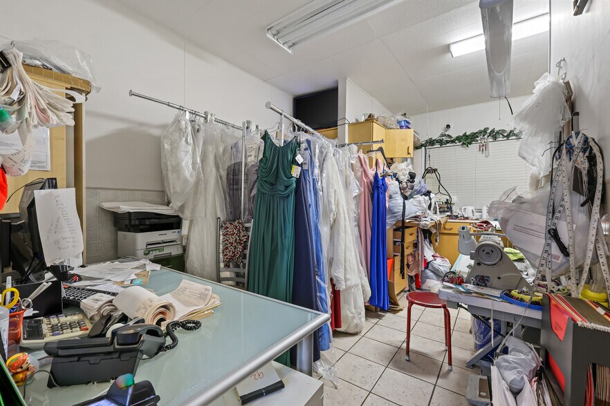 More Photos Of 620 Marsh Rd NE, Calgary General Retail For Lease