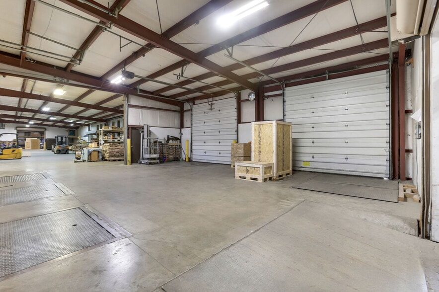 More Photos Of 2591 Harrison Rd, Columbus Warehouse For Sale