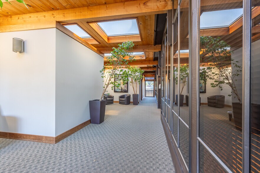 More Photos Of 1036 Sir Francis Drake Blvd, Kentfield Office For Lease