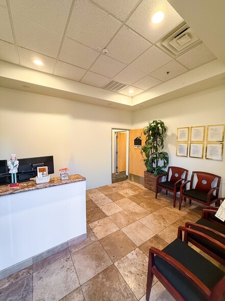 More Photos Of 9494 W Flamingo Rd, Las Vegas Medical For Sale