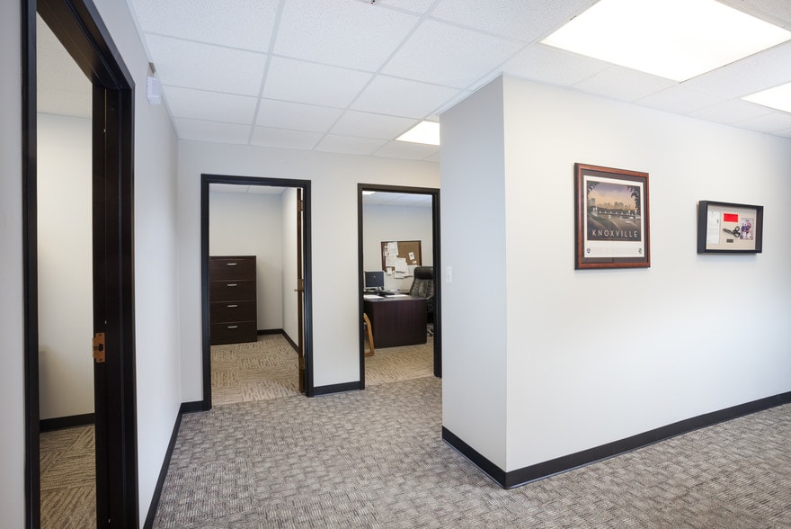 More Photos Of 900 E Hill Ave, Knoxville Office For Lease