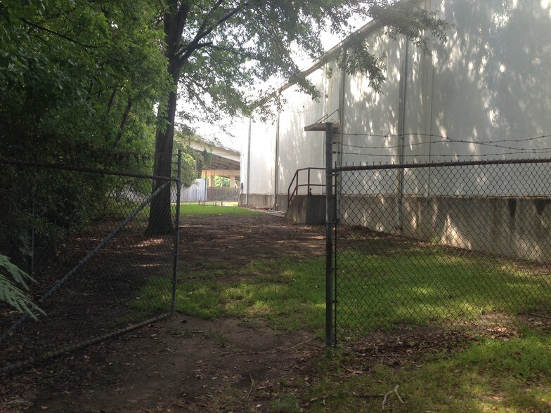 More Photos Of 755 Stonewall St, Jackson Flex For Sale