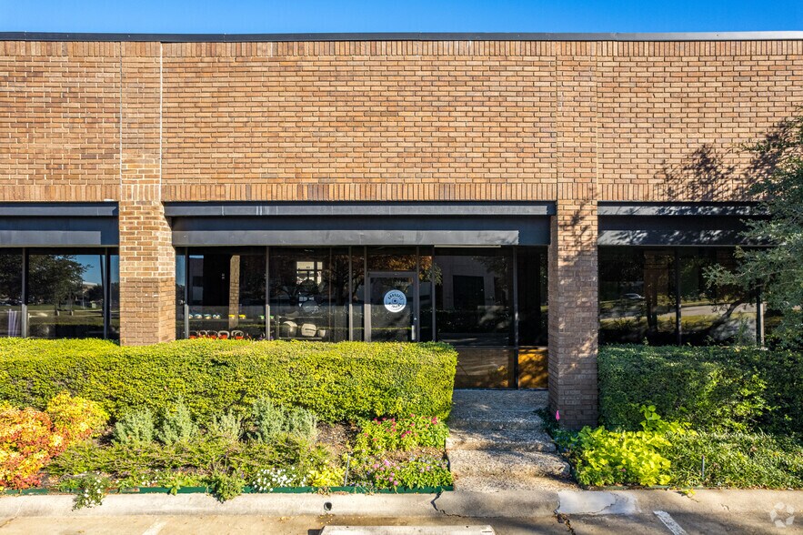 More Photos Of 3150 Premier Dr, Irving Unknown For Lease