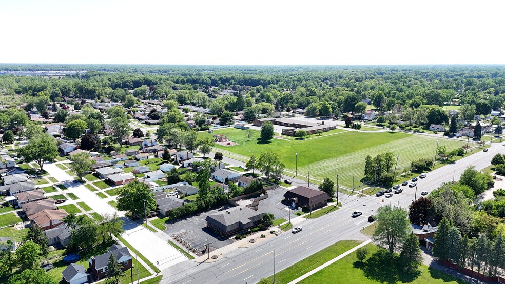 More Photos Of 24825 Eureka Rd, Taylor Office For Sale
