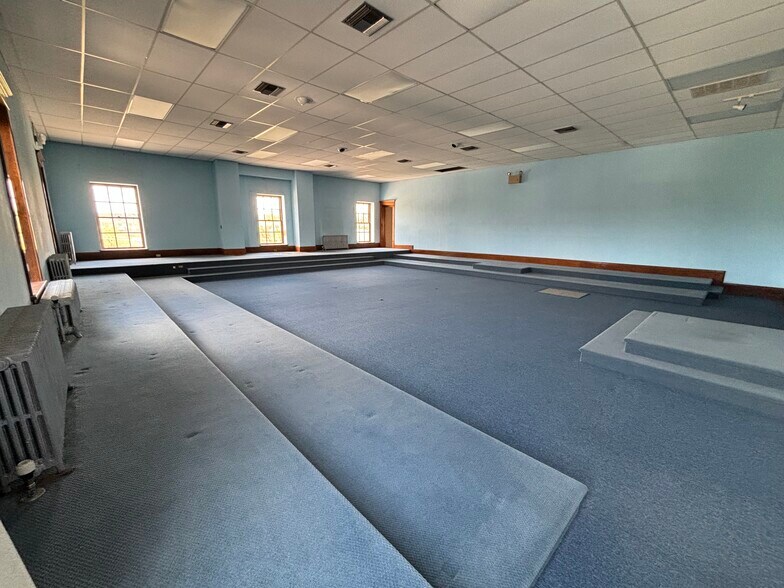 More Photos Of 518 Main St, Slatington Bank For Sale