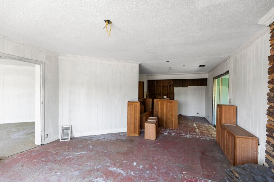 More Photos Of 1010 N Eufaula Ave, Eufaula Hotel For Sale