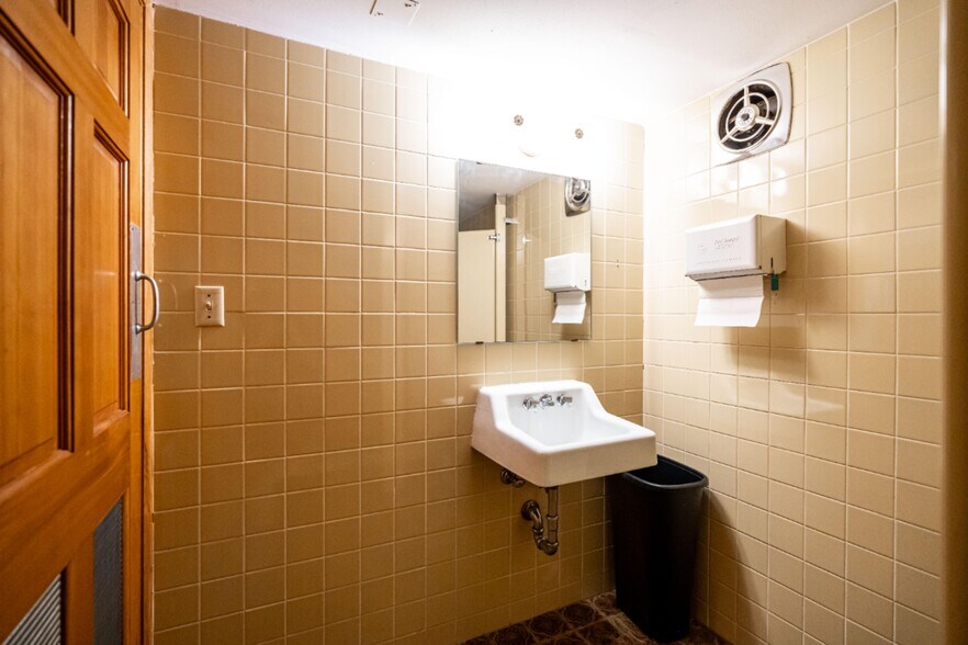 More Photos Of 3701 E Layton Ave, Cudahy Storefront Retail Residential For Sale