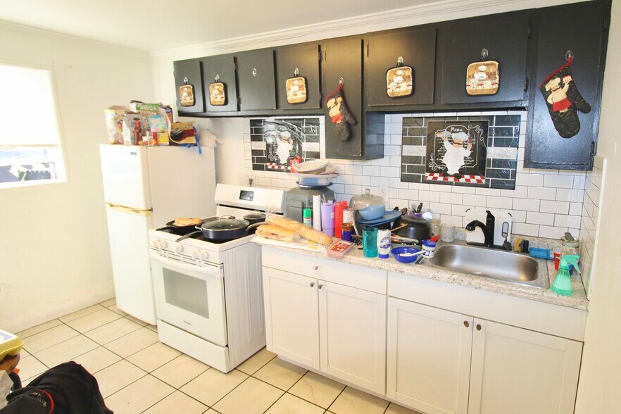 More Photos Of 610 Dundee Rd, Dundee Storefront Retail Residential For Lease