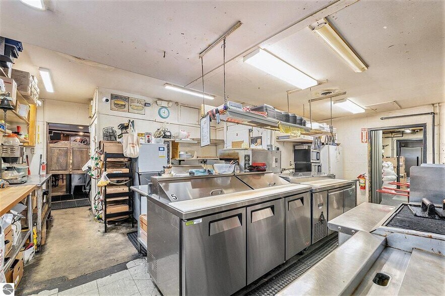 More Photos Of 116 W Wexford Ave, Buckley General Retail For Sale