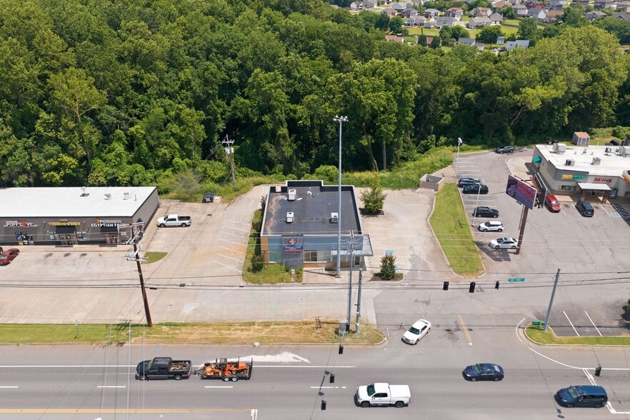 More Photos Of 1469 Tiny Town Rd, Clarksville Freestanding For Lease