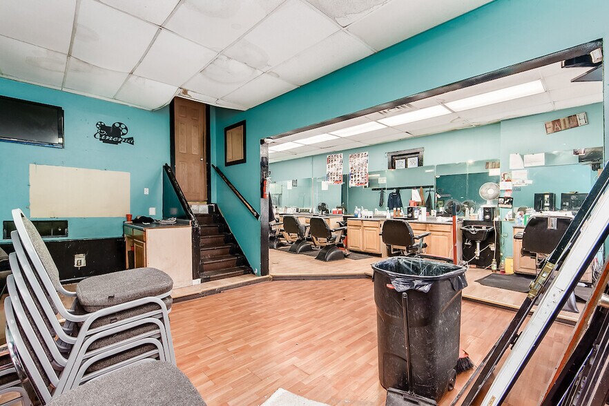 More Photos Of 1068-1072 E Livingston Ave, Columbus Storefront Retail Residential For Sale