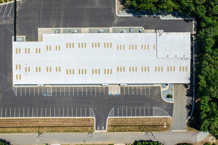 More Photos Of 114 S State St, Haw River Manufacturing For Lease