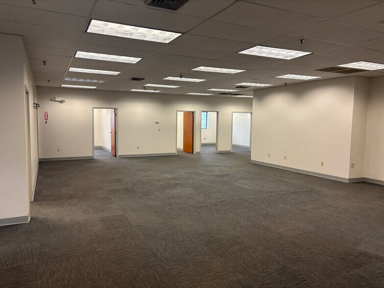 More Photos Of 88 Boyd Ave, East Providence Office For Lease