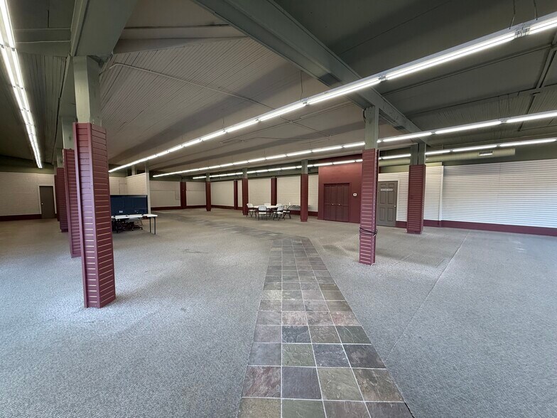 More Photos Of 411 SW 3rd St, Corvallis Storefront For Lease