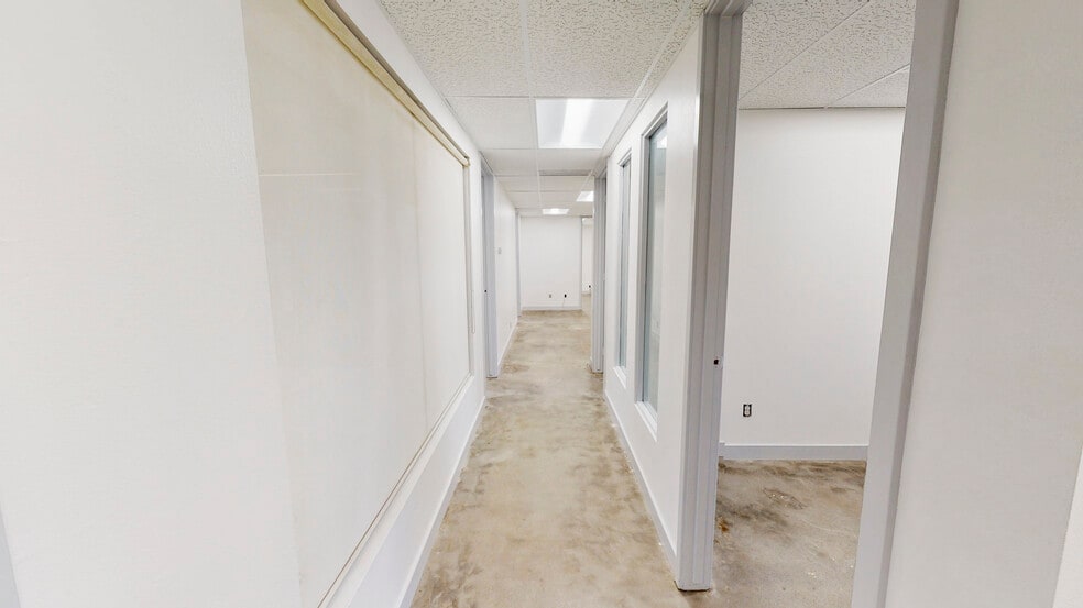 More Photos Of 4425 W Riverside Dr, Burbank Office For Lease