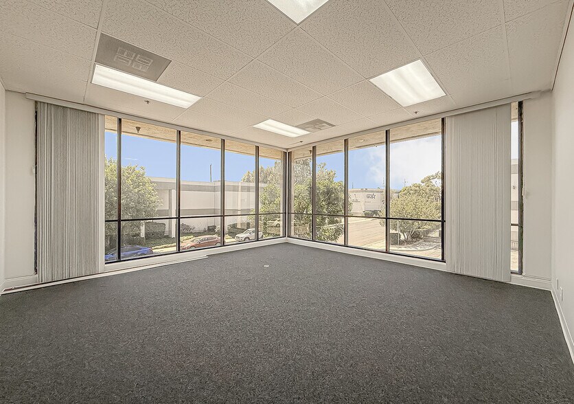 More Photos Of 9420 Chivers Ave, Sun Valley Warehouse For Lease