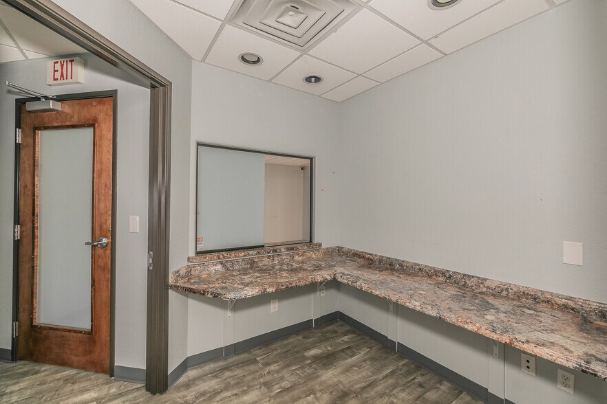 More Photos Of 2014 Justin Rd, Highland Village Medical For Lease
