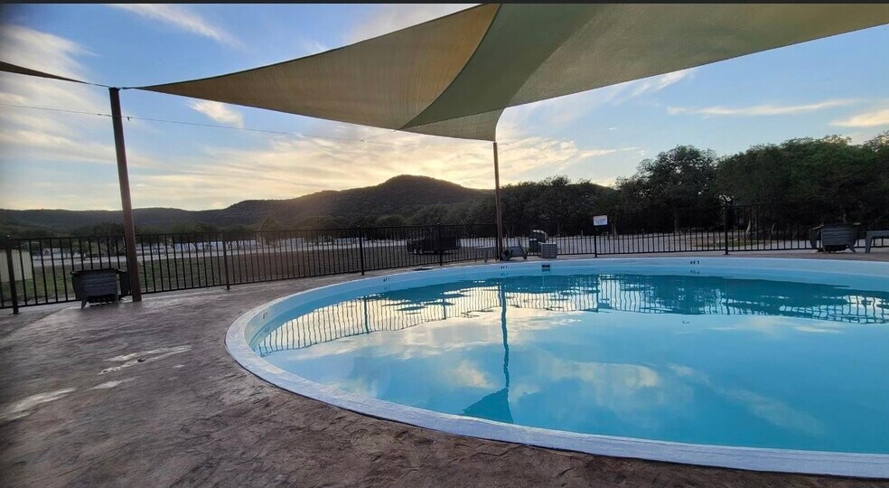 More Photos Of 4377 S US Highway 83, Leakey Land For Sale