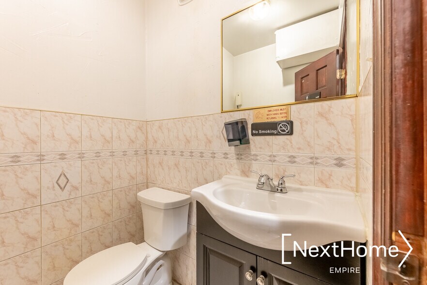 More Photos Of 34-10 31st Ave, Long Island City General Retail For Sale