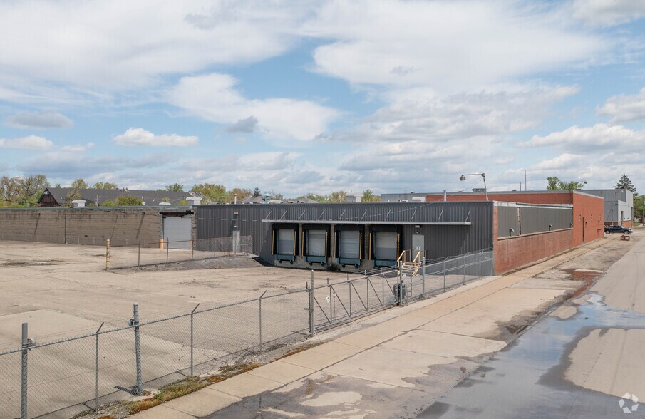 More Photos Of 1400 Front St, Warren Warehouse For Lease