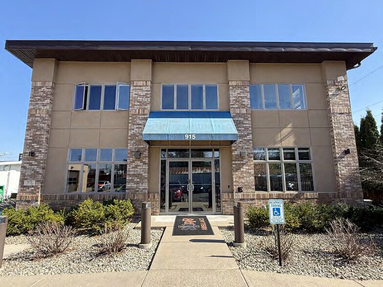 More Photos Of 915 Haywood Dr, Madison Office For Sale