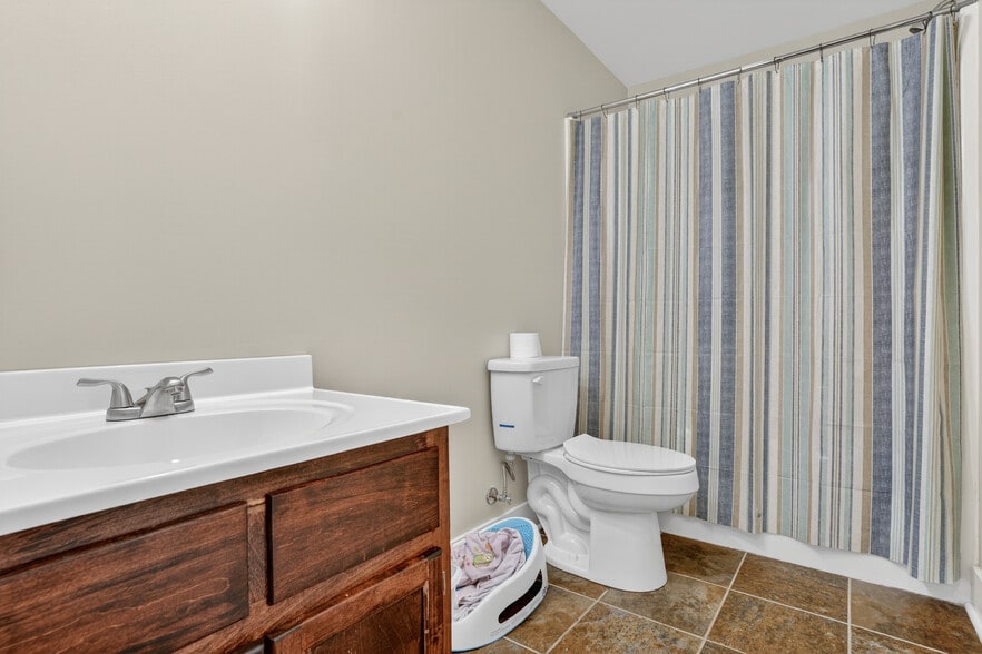 More Photos Of 615 S 2nd St, Central City Specialty For Sale