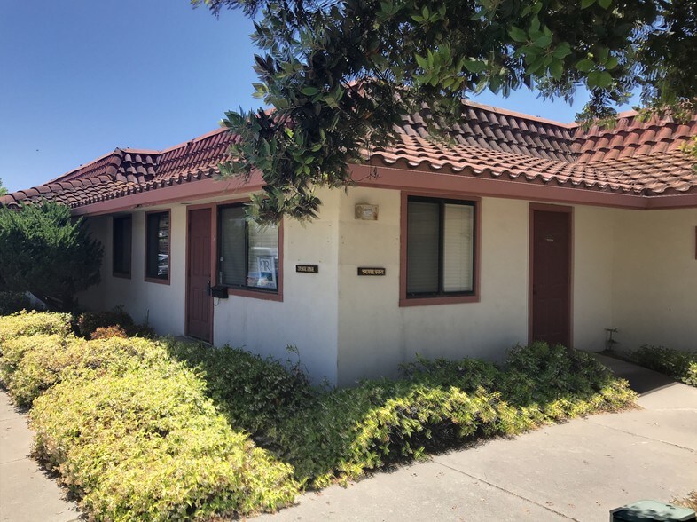 More Photos Of 901 Sunset Dr, Hollister Medical For Lease