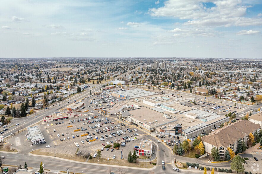 More Photos Of 8713 156th St, Edmonton Storefront For Lease