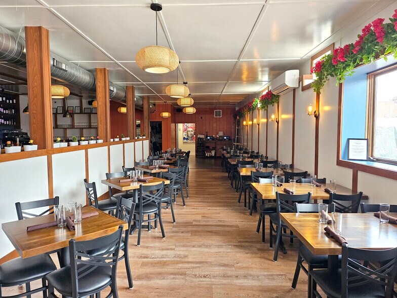More Photos Of 10 McGillis Ave, Lake George Restaurant For Sale