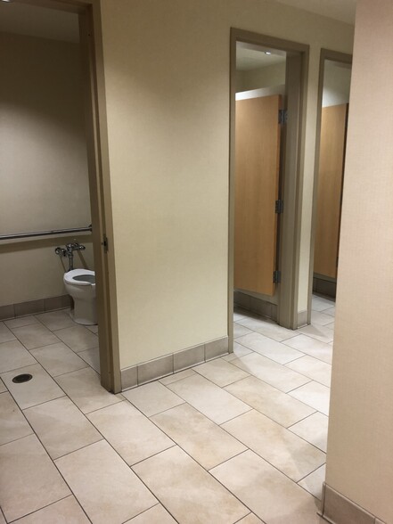 More Photos Of 113-123 S Monroe St, Tallahassee Office For Lease