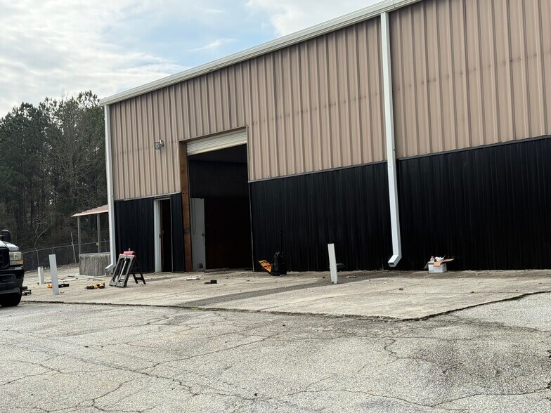 More Photos Of 2367 Rockaway Industrial Blvd, Conyers Industrial For Lease