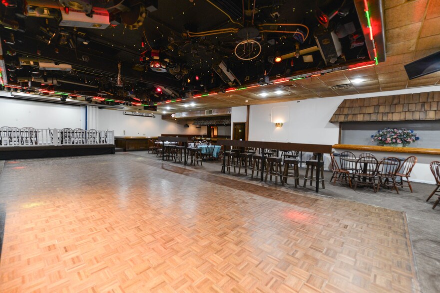 More Photos Of 896-900 Courses Landing Rd, Penns Grove, Carneys Point Industrial For Sale