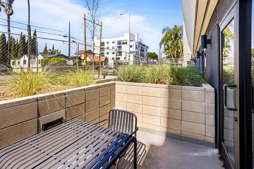 More Photos Of 626 N Wilton Pl, Los Angeles Apartments For Sale